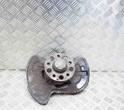 Mercedes-Benz E C207 W207 Front wheel hub A2044202644
