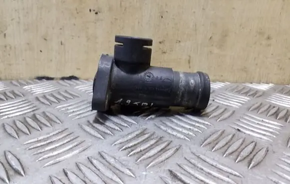Audi A4 S4 B5 8D Engine coolant pipe/hose 028121132