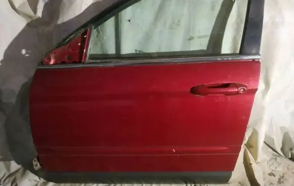 Chrysler Pacifica Front door RAUDONOS