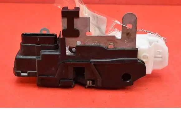 Volvo V40 Front door lock 31391824