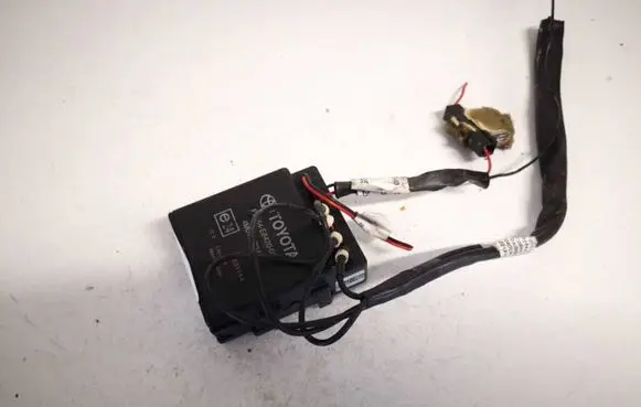 Toyota Corolla Verso AR10 Parking PDC control unit/module 4m0156t3a pz464-e8420-01