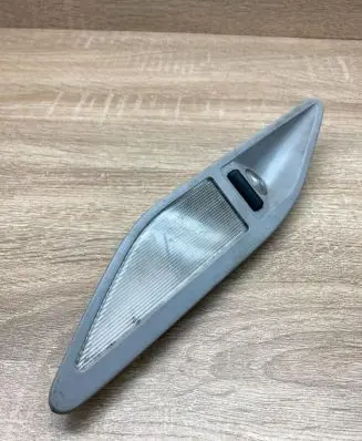 BMW 5 E39 Rear seat light 8363611