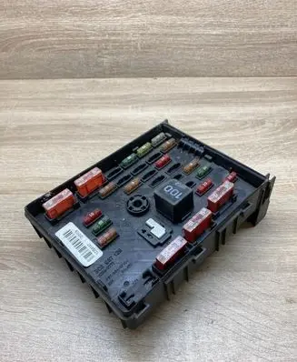 Volkswagen PASSAT B6 Fuse module 3C0937125