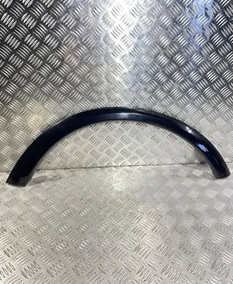 Fender trim (molding)
