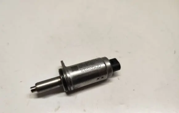 Audi Q7 4M Camshaft vanos timing valve 06E103697L