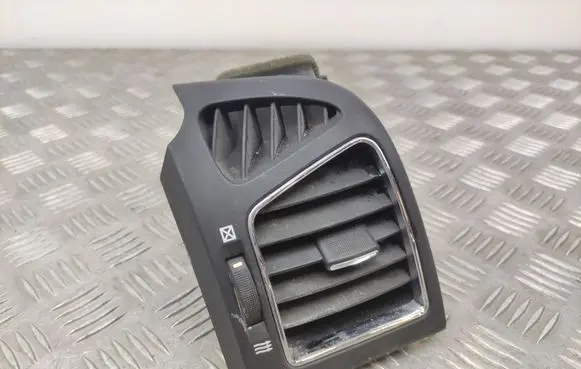 Chevrolet Captiva Dashboard side air vent grill/cover trim 95192169