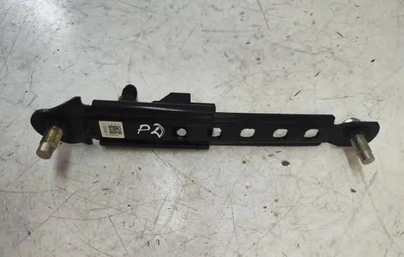 Nissan Qashqai Seat belt adjustment rail 