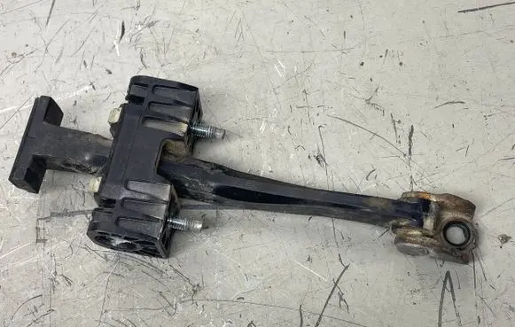 Opel Astra H Front door check strap stopper 13107175