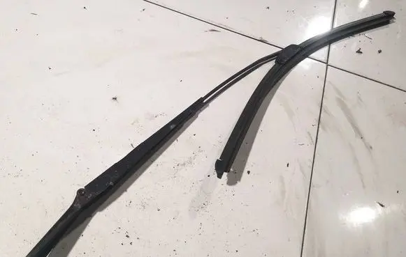 Opel Zafira A Front wiper blade arm 