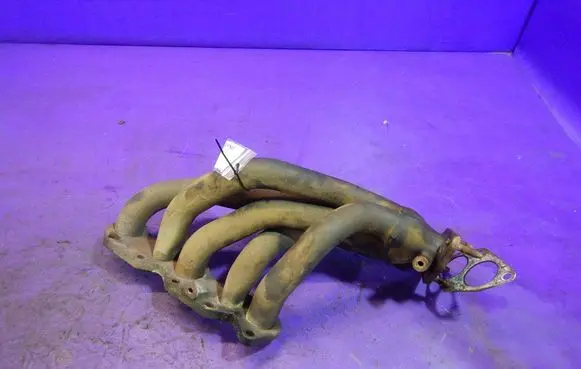 Volkswagen PASSAT B5 Exhaust manifold