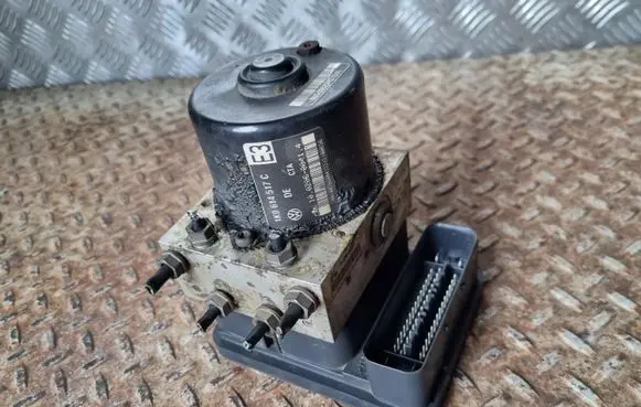Audi A3 S3 8P ABS Pump 1K0907379E 1K0614517C