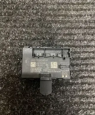 Audi e-tron Door control unit/module 4M0959595M 4M0959595J A2C7711450700