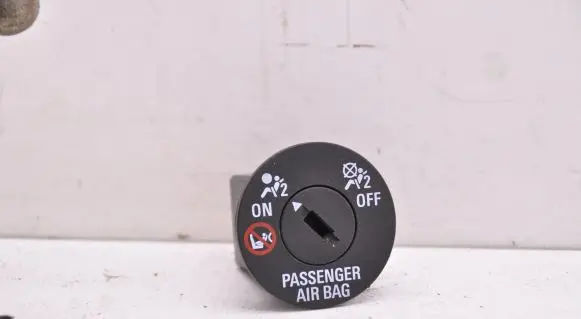 Opel Meriva B Passenger airbag on/off switch 13577258