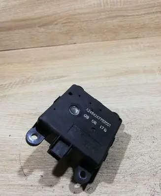 Nissan Qashqai Air flap motor/actuator A24842A7702001