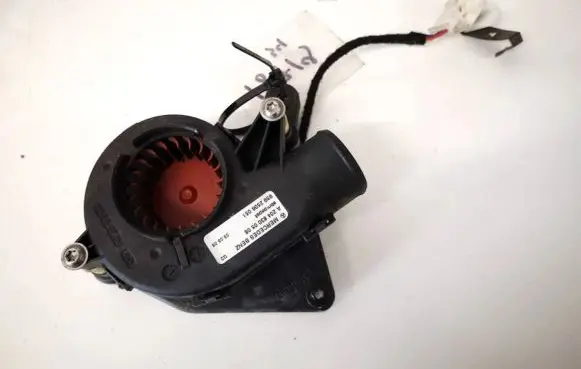 Mercedes-Benz C AMG W204 Engine control unit/module fan a2048300508