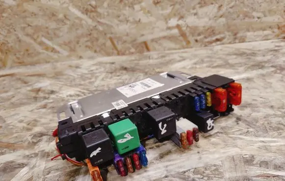 Mercedes-Benz S W220 Fuse module A0315451732