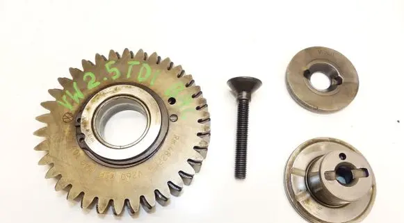 Volkswagen Touareg I Timing chain sprocket 070109497