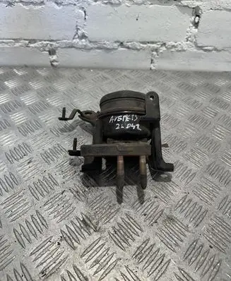 Toyota Avensis T250 Engine mount bracket
