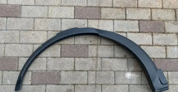 Land Rover Discovery 5 Rear arch trim HY32290E22AC HY32290E22