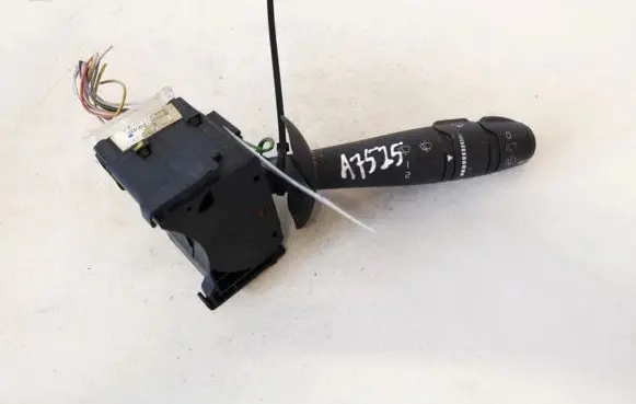 Renault Laguna II Wiper control stalk 8200012245