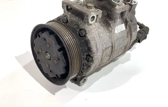 Volkswagen Golf V Air conditioning (A/C) compressor (pump) 1K0820803F