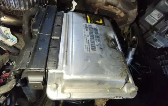 Audi A6 S6 C5 4B Engine control unit/module 4b1907401d 0281010494