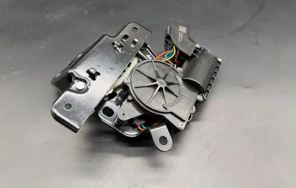 Tesla Model Y Tailgate/trunk/boot lock/catch/latch 1500604CNB P1500604CNB