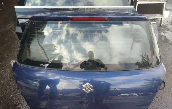 Suzuki Swift I Tailgate/trunk/boot lid