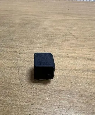 Audi A4 S4 B7 8E 8H Other relay A0025427219 F4063