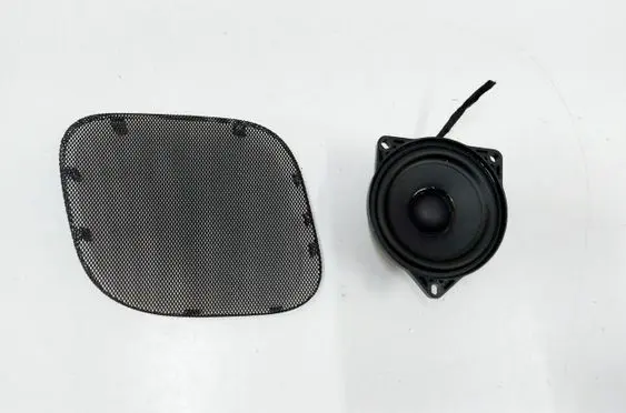 Tesla Model Y Parcel shelf speaker 1079742-00-C