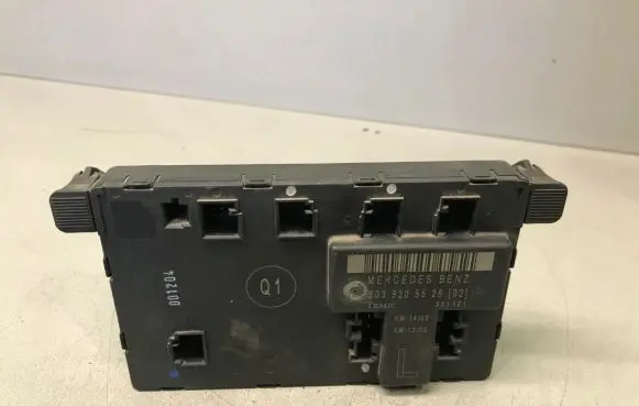 Mercedes-Benz C W203 Door control unit/module 2038205526 203820552602