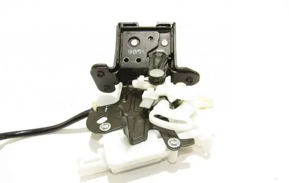 Mazda 3 I Tailgate/trunk/boot lock/catch/latch