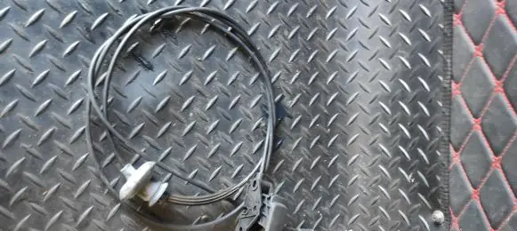 Peugeot 508 Engine bonnet/hood lock release cable 