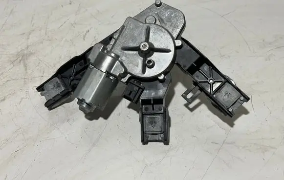 Peugeot 308 Rear window wiper motor 9819523180