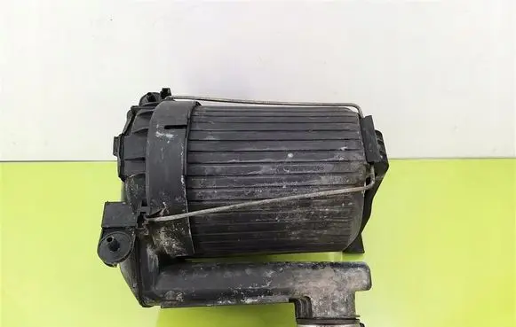 Volkswagen Transporter - Caravelle T4 Air filter box 074129618A