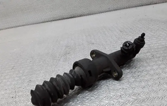 Peugeot 307 Clutch slave cylinder 