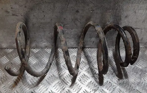 Toyota Previa (XR30, XR40) II Front coil spring
