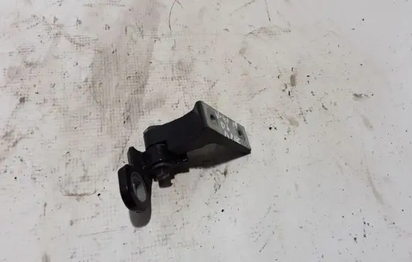 Volvo V40 Rear door lower hinge 31352085