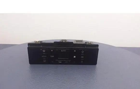 Audi A4 S4 B5 8D Climate control unit 8D0820043M