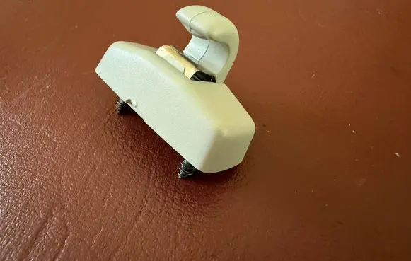 Volkswagen Polo IV 9N3 Sun visor clip/hook/bracket 3B0857561B