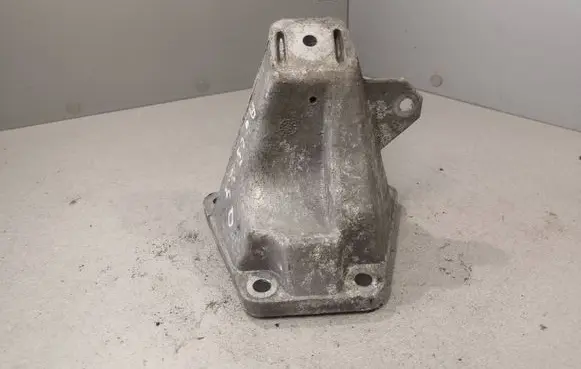 Audi A6 S6 C4 4A Engine mounting bracket 8D0199308D