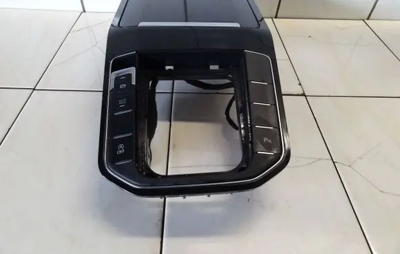 Volkswagen Golf VII Central console drawer/shelf pad 