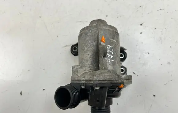 BMW 3 E92 E93 Water pump 