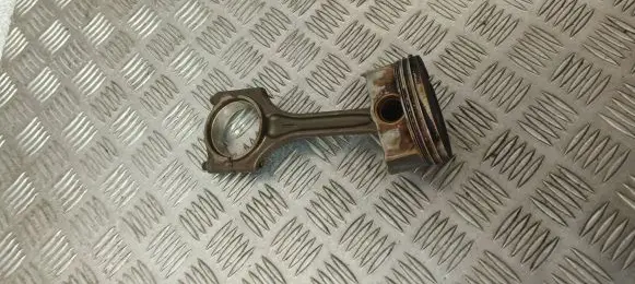Volvo XC90 Piston with connecting rod