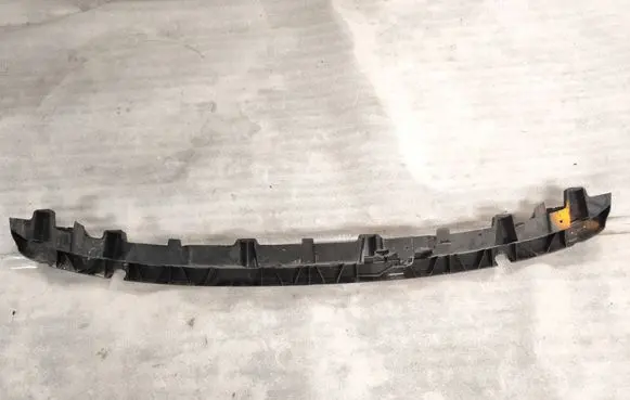 Audi Q7 4M Rear bumper mounting bracket 4M0807458