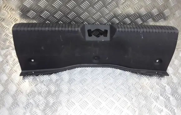 Hyundai i30 Tailgate trim 