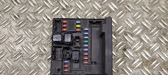 Nissan Qashqai Fuse module