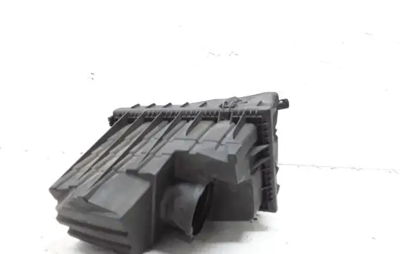 Volkswagen Multivan T5 Air filter box 7H0129601
