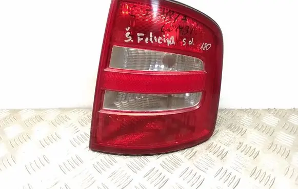 Skoda Fabia Mk1 (6Y) Rear/tail lights 6Y9945096 6Y9945112