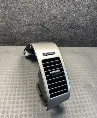 Toyota Prius (XW20) Dashboard side air vent grill/cover trim 5506247010 4556417010 5565047040